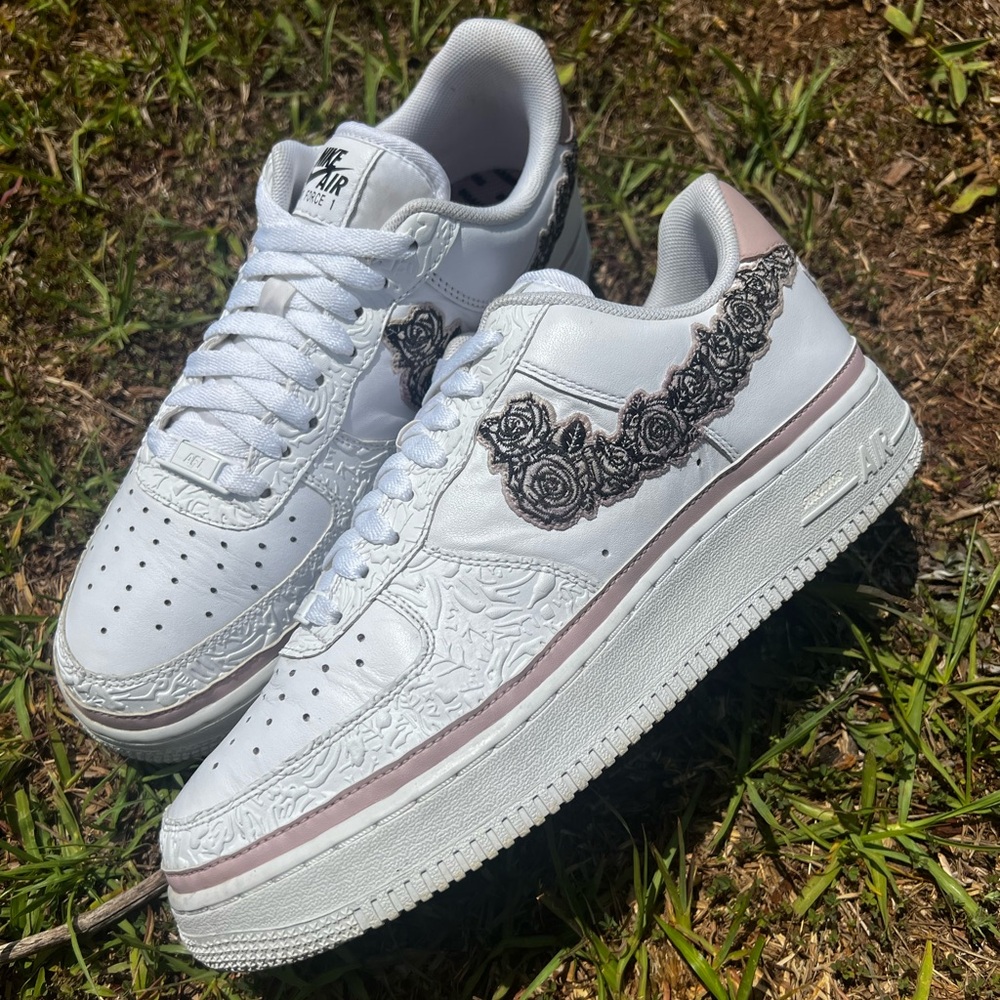 CLEAN Nike AF1 Low size 8.5 Mens Doernbecher 2019 Air Force 1 shoes